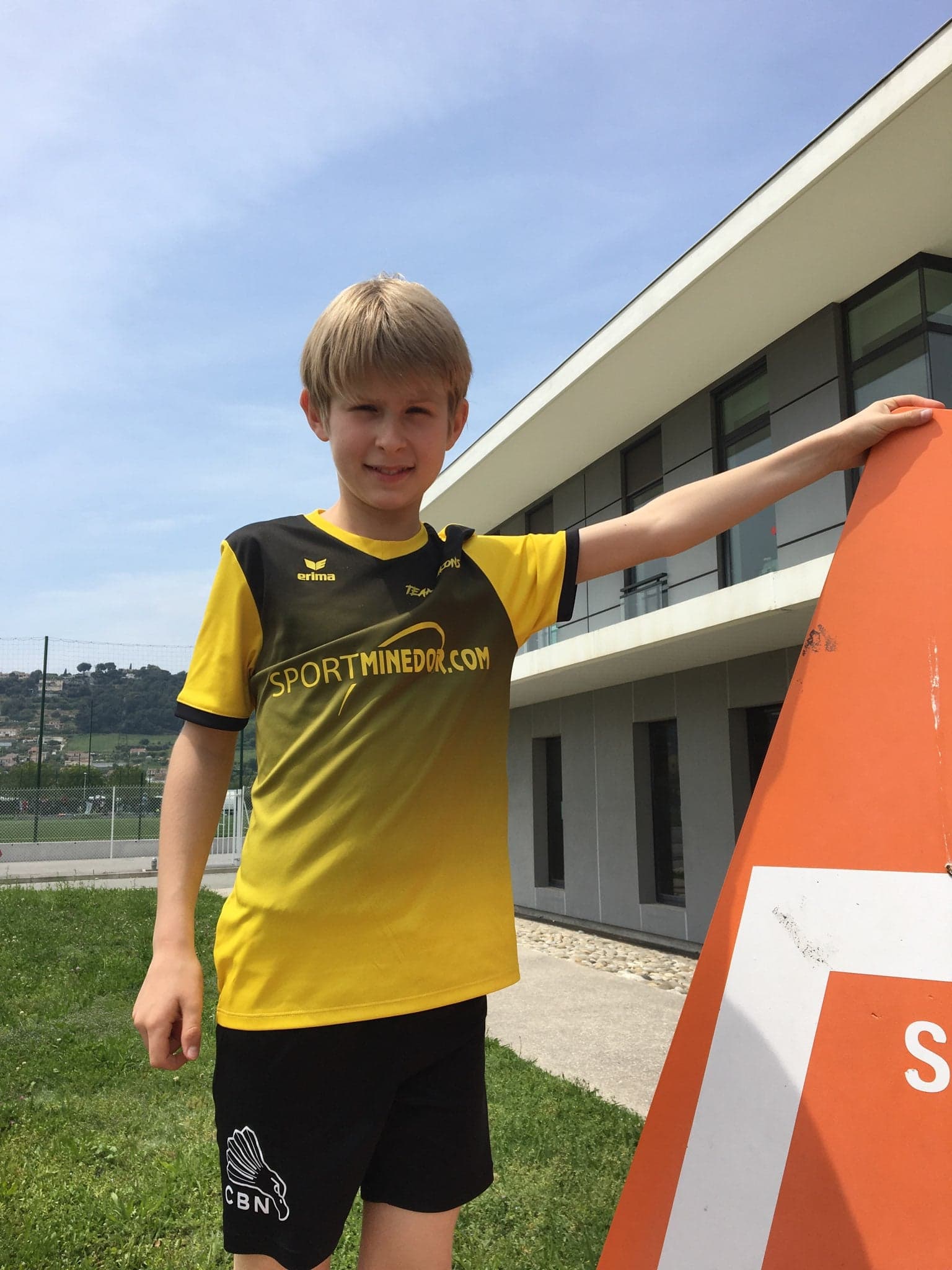 https://www.clubbadmintonnice.org/wp-content/uploads/2019/08/62589302_2199255166796962_7047040394902634496_n.jpg